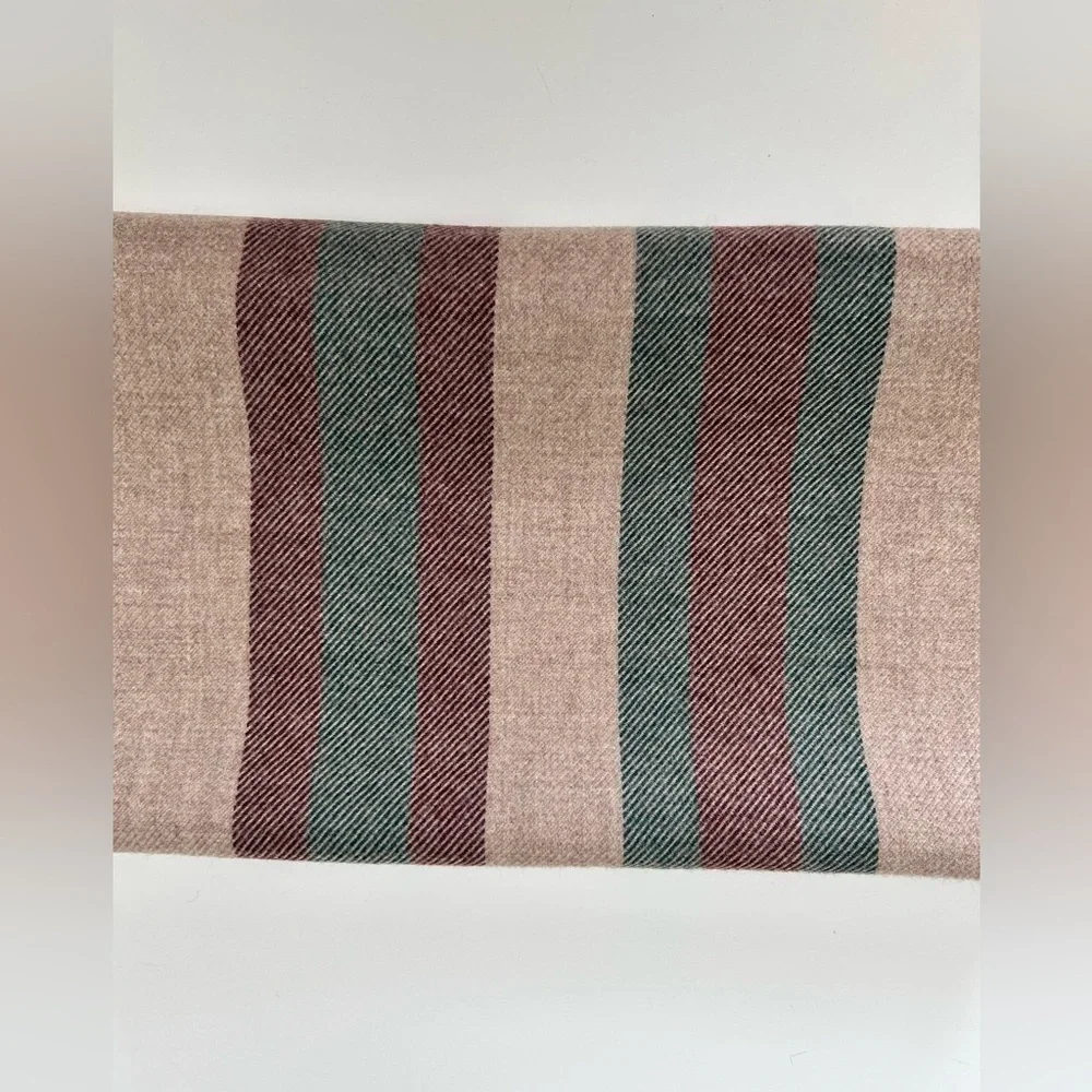 New With Tags Gucci 100% Wool Green Red Brown 387574 Shawl Stall Striped Scarf